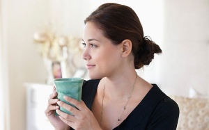 8 loại trà thảo mộc giúp chữa viêm họng, cảm cúm