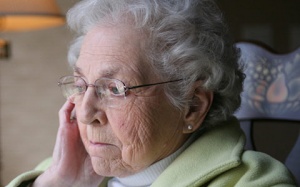 Người chăm sóc bệnh nhân Alzheimer cũng cần được quan tâm