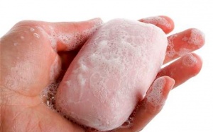 Xà bông diệt khuẩn không khác xà bông thường!