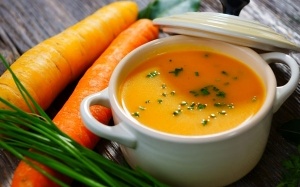 Vì sao nên ăn súp khi bị ốm?