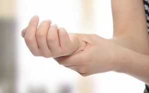 Làm cách nào để giảm đau nhanh do hội chứng ống cổ tay?
