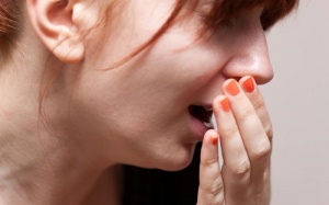 Trị viêm thanh quản bằng thực phẩm trong ngăn bếp