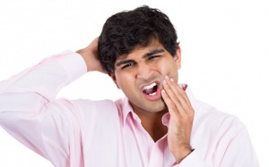  Mẹo xử lý nhanh khi bị trúng gió méo miệng