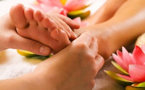 Massage chân, bấm huyệt có hiệu quả phòng và điều trị bệnh tật