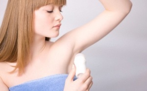 Nguy cơ tiềm ẩn từ lăn khử mùi