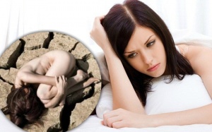 25 tuổi đã bị khô âm đạo có nên dùng gel bôi trơn?