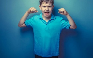 Trẻ loãng xương, hỏng thận khi tiêu thụ protein quá đà