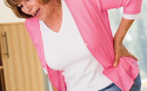 Bị loãng xương: Dễ lưng còng, cong vẹo cột sống!