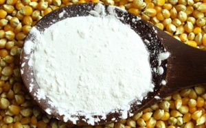 Trị cháy nắng, bỏng, hôi nách… bằng bột ngô