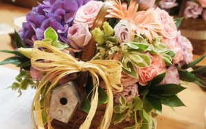 2 cách tự cắm lẵng hoa xinh, ý nghĩa tặng thầy cô ngày 20/11