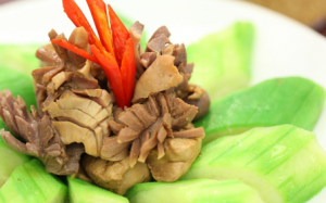 Lòng gà xào mướp hương: Món ăn tốn cơm ngày trở lạnh