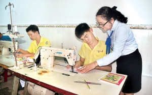 Xóa bỏ rào cản cho người khuyết tật: Cần thời gian!