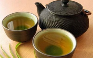 Có nên uống thực phẩm chức năng với nước chè xanh?