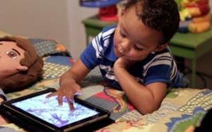 Cho trẻ xem thiết bị màn hình điện tử bao nhiêu là đủ?