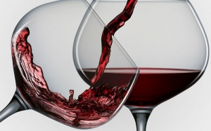 Uống rượu vừa phải: Cứu tinh cho bệnh Alzheimer!