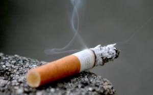 Điếu thuốc mẹ hút đầu độc con gấp 1,5 lần cha