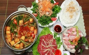 Lẩu riêu cua bò sườn sụn ăn một miếng nhớ cả tuần