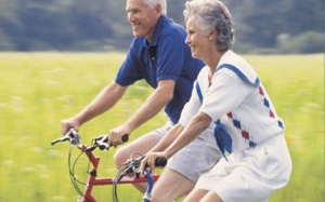 Người già viêm phổi cần tập luyện ra sao?