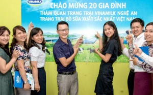 Sao “Bố ơi” háo hức cho bé Tê Giác đi thăm bò sữa