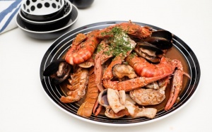 Trời lạnh xì xụp hải sản hầm Ciopino 