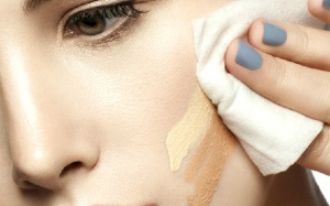 10 mẹo làm đẹp không ngờ với Vaseline