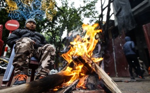 ​Hà Nội 'co ro' trong cái rét cắt da cắt thịt