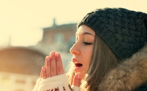 Cách giữ ấm trong thời tiết lạnh giá