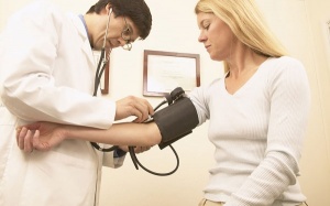 Huyết áp thấp sau khi ăn no phải làm sao?