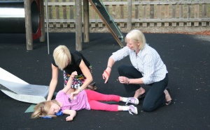 Điều trị và xử lý khi bệnh nhân lên cơn động kinh như thế nào?