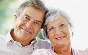 Người bệnh vẫn có thể nhìn mờ sau đục thủy tinh thể