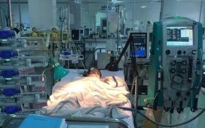 Cứu sống bé gái bị tai nạn giao thông ngưng tim 3 lần