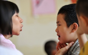 Trẻ nói ngọng: Cẩn thận nhiều bệnh lý nguy hiểm