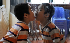 Cha mẹ là bác sỹ trị liệu tốt nhất cho trẻ tự kỷ