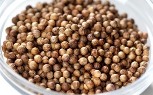 Hạt mùi hỗ trợ tiêu hóa, tăng cường miễn dịch