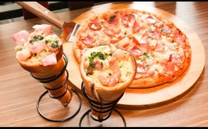 Độc đáo pizza ốc quế dễ 'gây nghiện'