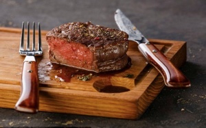 Bé gái dễ dậy thì sớm vì ăn thứ này