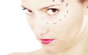 Đầy rẫy bệnh tật từ nếp nhăn trên da mặt