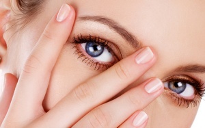 Cần dưỡng chất nào để bảo vệ đôi mắt?