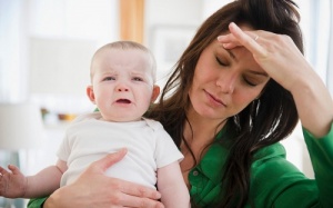 Sinh con xong thường hay bị đau đầu, chóng mặt là bệnh gì?