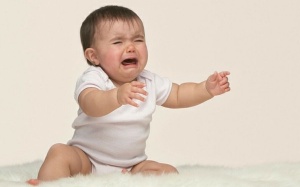  Trẻ bị rotavirus dễ nhầm với ngộ độc thức ăn, cảm lạnh