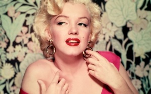 Mẹo vàng làm đẹp của 3 minh tinh huyền thoại