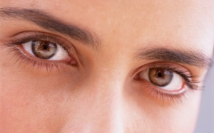 Cách nào giúp ngăn ngừa đục thủy tinh thể?