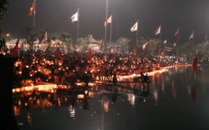 Tân Chủ tịch nước dự lễ thả hoa đăng cầu quốc thái dân an