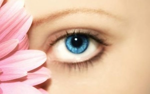 Tầm nhìn trung tâm bị mờ mắc bệnh gì?