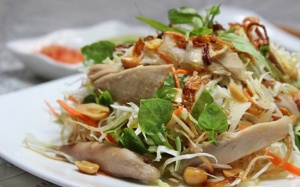 Vừa ngon miệng vừa giảm cân với nộm gà xé phay