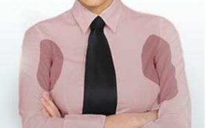 Có cách nào làm giảm bết dính mồ hôi mùa hè?