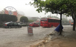 Mưa bất thường: Lào Cai thiệt hại, Quảng Ninh sẵn sàng di dân