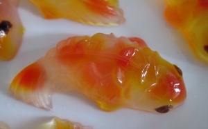 Làm thạch rau câu hình con cá đẹp xinh cho ngày hè mát lạnh