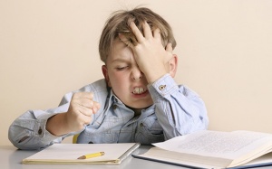 Trị đau đầu cho trẻ đơn giản mà mẹ chẳng ngờ