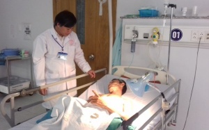 Mổ lấy kim khâu quên trong bụng bệnh nhân 15 năm 